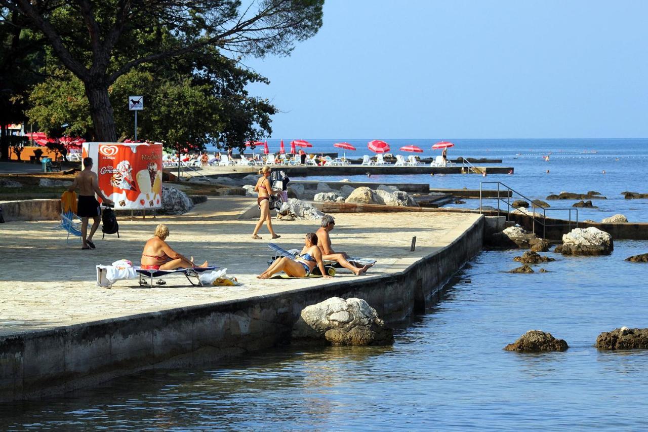 Apartments With A Parking Space Umag - 7094 Экстерьер фото