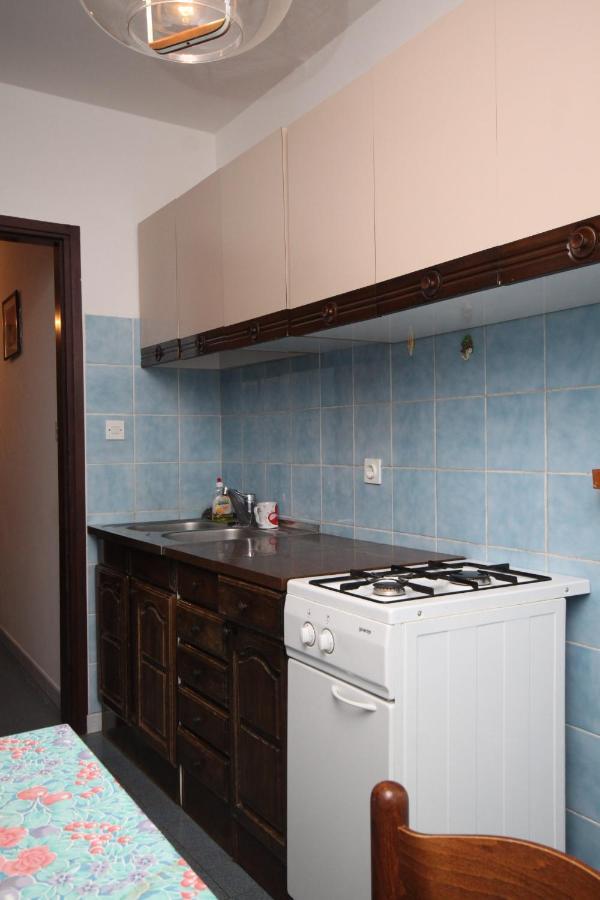 Apartments With A Parking Space Umag - 7094 Экстерьер фото